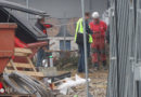 Oö: Arbeiter auf Baustelle in Asten unter abgestürztem Muldenkipper eingeklemmt