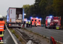 D: Sattelzug durchbricht auf der Bundesautobahn A46 bei Iserlohn die Mittelleitplanke