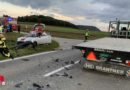 Schweiz: Mini-Lenkerin kracht gegen landwirtschaftlichen Anhängerzug → von Feuerwehr befreit