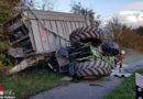 D: Heftige Kollision zwischen Mercedes Pkw und Traktor-Anhänger-Gespann