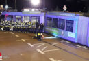 Bayern: Straßenbahn nach Kollision mit Mercedes-G-Klasse in München aus Gleisbett geschoben