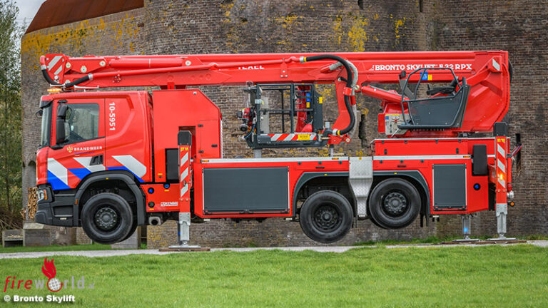 Bronto F32RPX F r Die Texel Feuerwehr In Den Niederlanden Fireworld at Bronto F32RPX F r Die Texel Feuerwehr In Den Niederlanden Fireworld at
