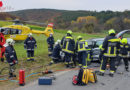 Bgld: Pkw-Frontalzusammenstoß in Wiesen → Feuerwehr rettet eingeklemmten Kameraden