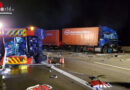 D: Feuerwehrfahrzeug beim ersten Einsatz auf A9 bei Klein Marzehns von Lkw gerammt und umgestürzt