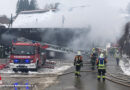 D: Zahlreiche Feuerwehren & Drohnengruppe bei Scheunenbrand bei Hattenweiler