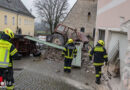 Oö: Trakor mit Anhänger kracht in Kematen an der Krems in Wohnhaus