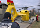 Nö: Landwirt bei Forstarbeiten in Krumbach von Baum in Graben gestoßen