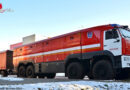 Russisches Vier-Achs-Spezialfahrzeug samt Anhänger auf KAMAZ-6560 Chassis