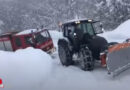 Italien: Wenn der Traktor den Feuerwehr-Lkw durch bis 2 m Schnee zum Einsatz ziehen muss …