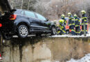 Stmk: Pkw nach Unfall in St. Margarethen bei Knittelfeld in luftiger Lage