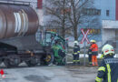 Oö: Kleiner Traktor in Laakirchen von Güterzug erfasst