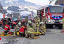 Stmk: Eingeklemmte Personen bei Frontalkollision auf der B 320 bei Schladming