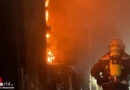 Wien: Jugendlicher klammert sich bei Zimmerbrand am Fenster im 2. Stock fest