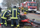 D: Mit 3er-BMW bei Goldbeck gegen Baum, eingeklemmt und getötet (26) → Auto in Flammen