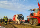 Oö: Lkw-Bergung mit Feuerwehr-Schwerkran an der Grenze zwischen Sierning und Steyr