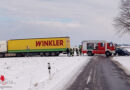 Oö: Bergung eines festsitzenden Lkw in Wolfern