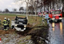 D: Kleintransporter liegt nach Unfall bei Wilstedt am Dach