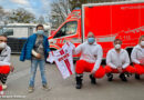 D: 1. FC Köln sorgt gemeinsam mit der Feuerwehr Bergisch Gladbach für strahlende Kinderaugen nach einem Rettungsdiensteinsatz