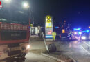 Oö: Unfall vor der Haustür → Feuerwehr-Gründungsstein durch Alko-Unfall in Alkoven ramponiert