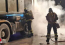 Bayern: Lkw fängt auf Parkplatz in München Feuer