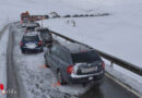 Schweiz: Schlechte Sicht durch von Wind durch Schneeschleuder verschleudertem Schnee → Unfall mit 6 Fahrzeugen, 3 Verletzte