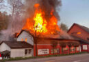 Schweiz: Großaufgebot in Fislisbach beim Brand in Produktionshalle einer Schreinerei