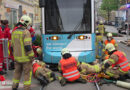 Stmk: Person klemmt in Graz unter Straßenbahn