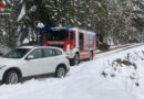 Oö: Frau verirrt sich auf Forststraße und bleibt mit Auto im Schnee stecken