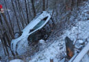 Oö: Auto in Scharnstein über Böschung gestürzt