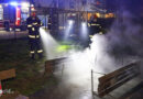Oö: Feuerwehr löscht zwei brennende Parkbänke auf Spielplatz in Wels