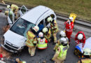 Tirol: Pkw-Frontalkollision auf der B 161 in Kitzbühel → eine Person eingeklemmt