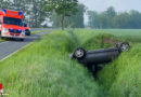 D: Pkw bildet nach Unfall Brücke über Bach