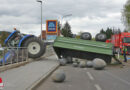 Nö: Spektakulärer Traktorunfall nach Ausweichmanöver in Hainfeld