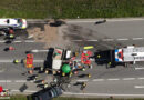 Oö: Schwer eingeklemmte Person bei Kollision Pkw-Pritschenwagen auf der B 139 bei Leonding → 1,5 stündige Personenrettung