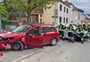 Oö: Ein Verletzter bei Pkw-Kollision in Attnang-Puchheim