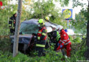 Lenker nach schwerem Verkehrsunfall im Unfallwrack eingeklemmt