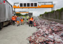 Oö: Sattelzug auf der A1 in ein Baustellenabsicherungsfahrzeug gekracht