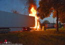 D: Neuwertige Sattelzugmaschine beginnt auf der A 28 zu brennen