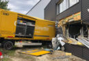 Schweiz: Lastwagen donnert in Härkingen in Industriegebäude