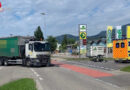 Schweiz: Eine Tote bei Abbiegekollision mit Lkw und Motorrad in Grenchen