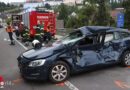 Oö: Autolenker nach Kreuzungskollision mit Lkw in Enns befreit