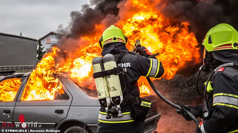 Stmk-Pkw-verliert-auf-A9-Leistung-und-steht-wenig-sp-ter-in-Flammen