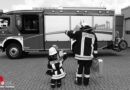 D: Kinderfeuerwehr Xanten unterstützt Hinterbliebene nach tödlichem Flutunfall von Vater und Sohn am Weg zur Feuerwehr