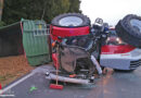 Nö: Traktor samt zwei Anhänger nach missglücktem Überholmanöver bei Vitis umgestürzt