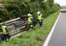 Nö: Pickup in Laxenburg von der L 154 gestürzt