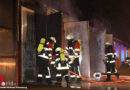 D: Feuer einer Lagerhalle in Gewerbepark in Elsmhorn