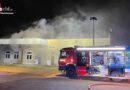 D: Brand in einer leerstehenden Halle in Oberhausen