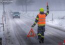 Sbg: Nach Überschlag auf Schneematsch-B 311 in Saalfelden eingeklemmt