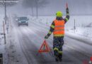 Ktn: Kettenpflicht missachtet → Lkw landet bei Greifenburg im Straßengraben