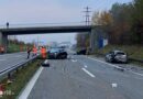 Schweiz: Auto kracht auf A 15 in am Rand stehenden Unfall-Pkw und Ersthelfer-Auto: vier teils schwer Verletzte